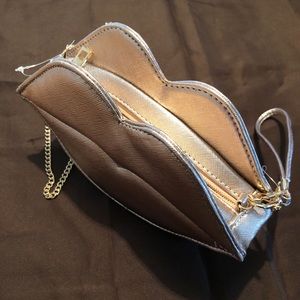 Rose gold lip shaped purse